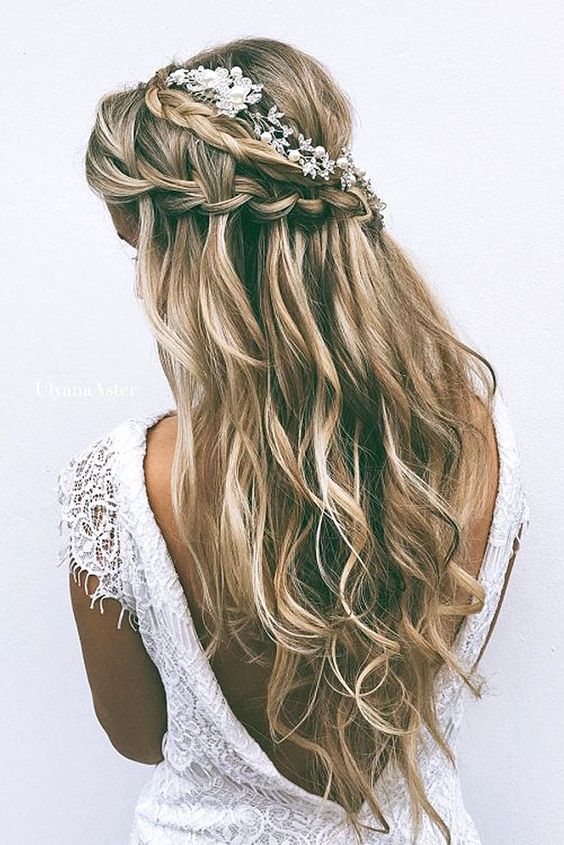 You Can’T Miss This Wedding Updo For Long Hair