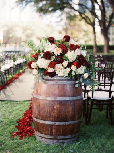22 Marvelous DIY Wine Barrel Wedding Decoration Ideas