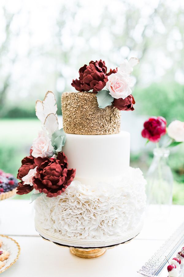 Delicious Fall Wedding Cakes To Get Inspired