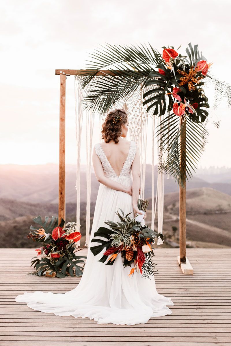Eye-catching Tropical Wedding Ideas to Rock