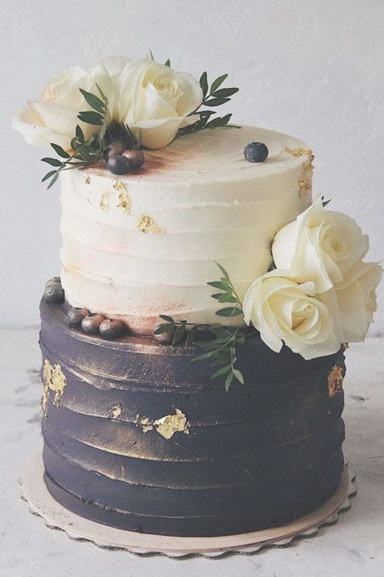 The Trendiest Black and White Wedding Cake Ideas