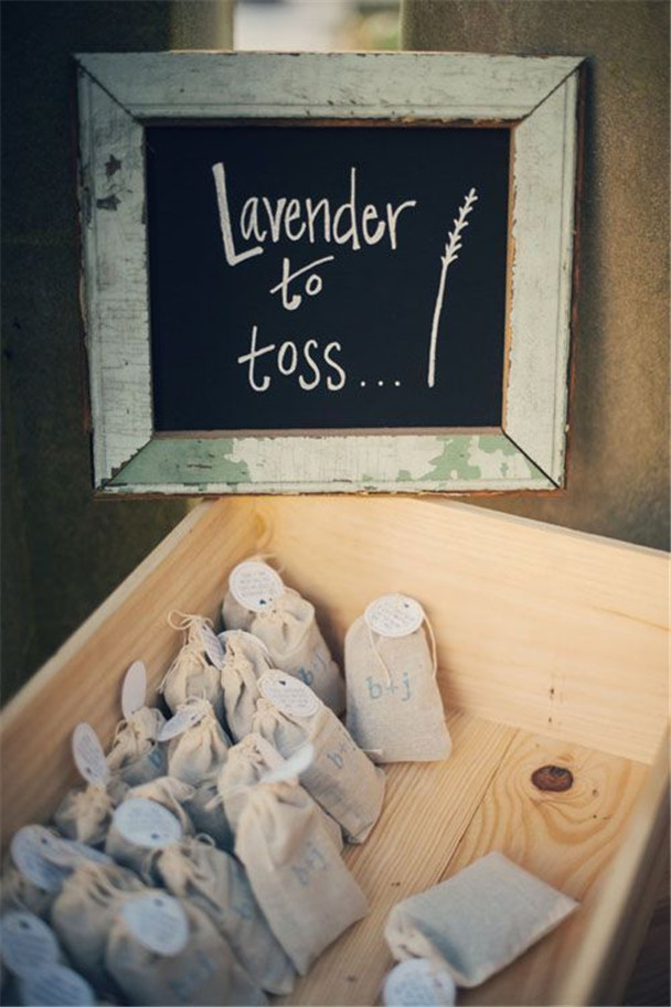 Lavender Wedding Decor Ideas Into Your Wedding