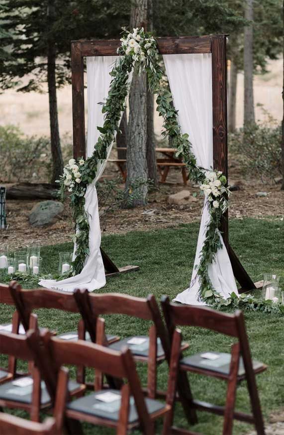 Non Traditional Altars For An Outdoor Wedding