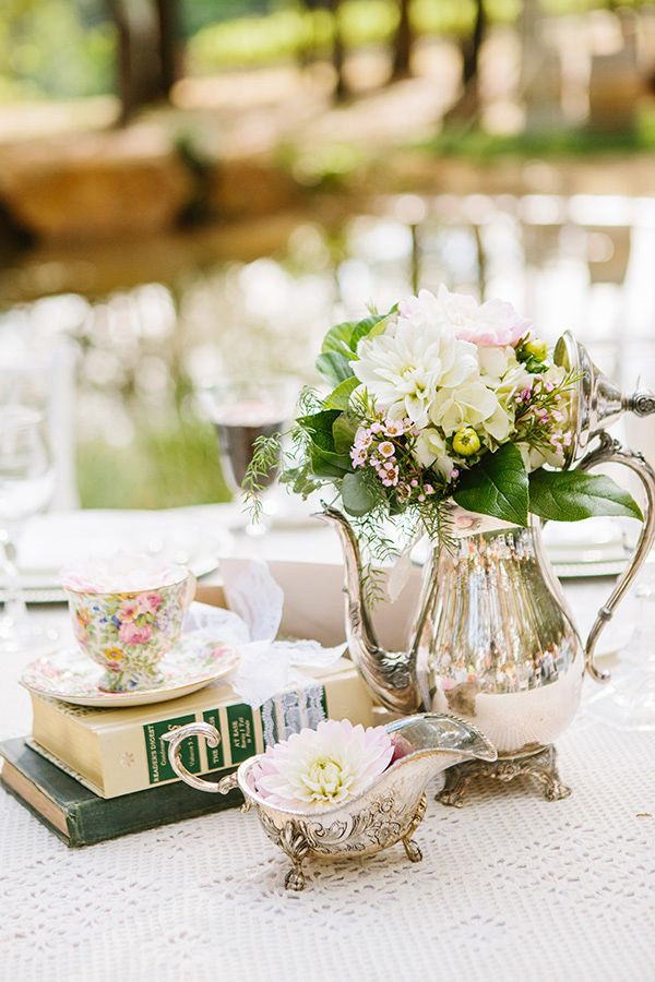 Teapot Table Centerpiece Ideas For Your Wedding